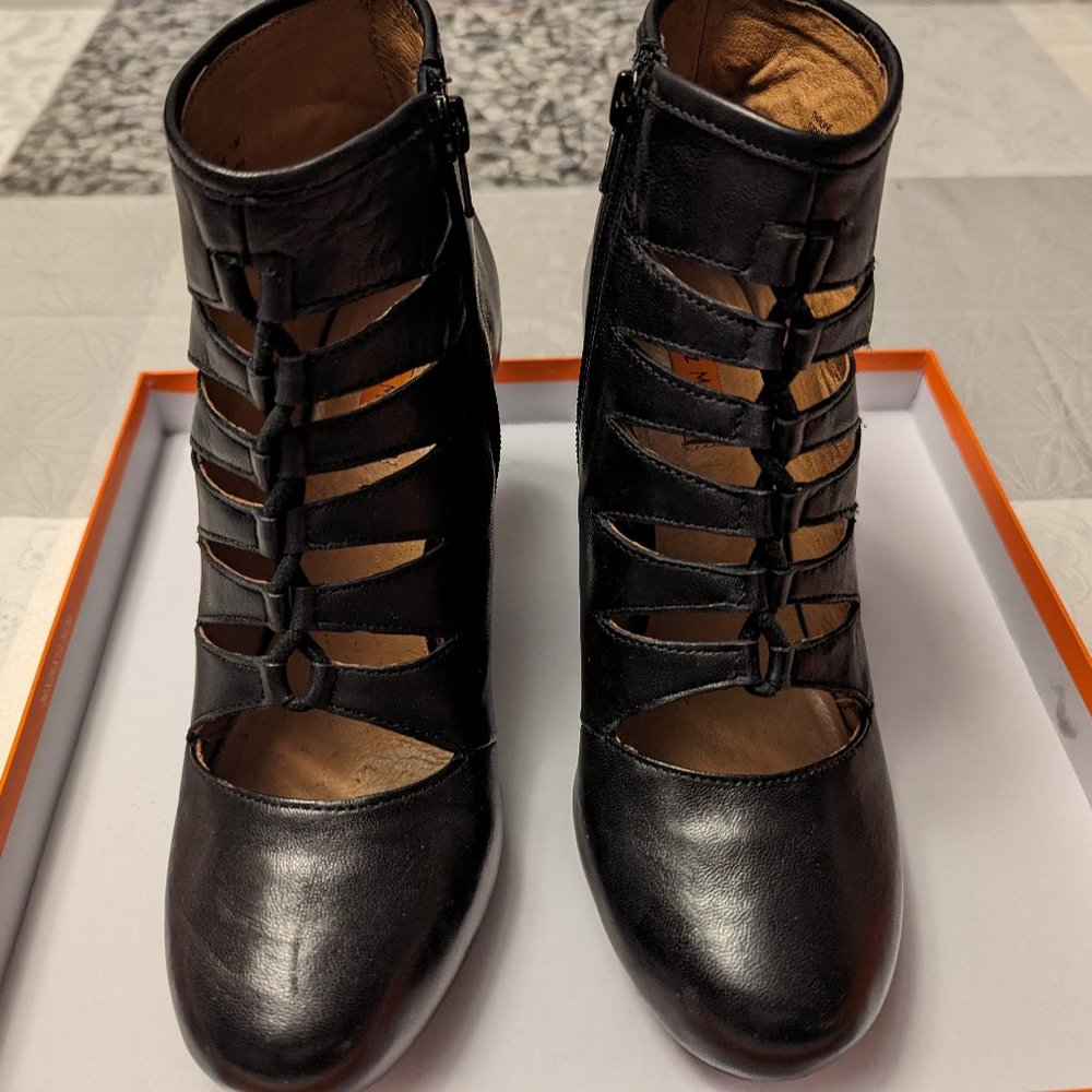 Miz Mooz Black Leather Heel Ankle Boots Booties